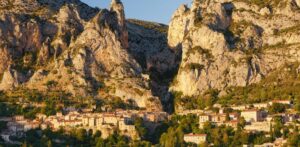 Villages de Provence : Moustiers-Sainte-Marie - Camping la Vallée Heureuse